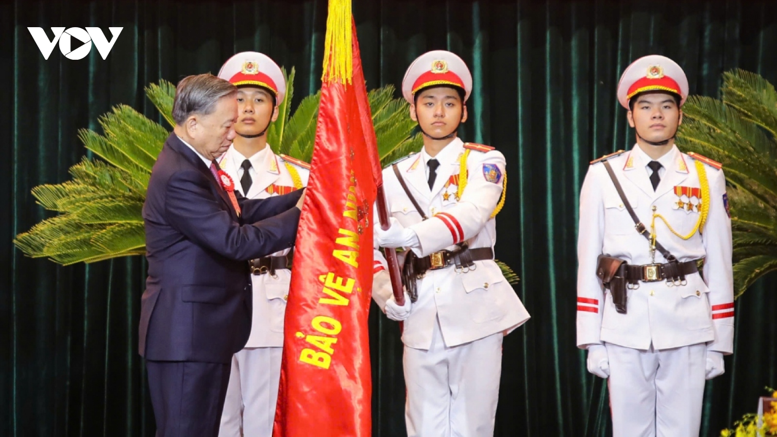 Hero of the People's Armed Forces title awarded to Ho Chi Minh City Police